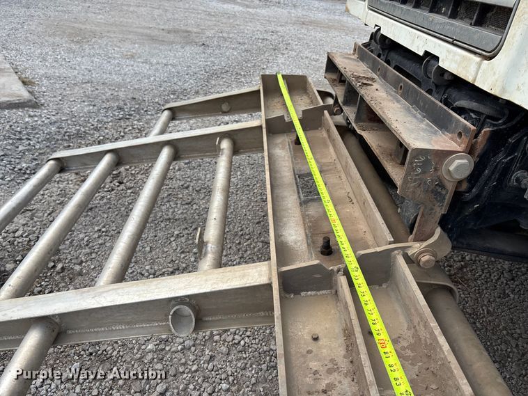 image for item DT3348 2020 Mack Pinnacle semi truck