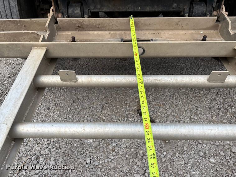 image for item DT3348 2020 Mack Pinnacle semi truck