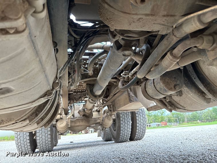 image for item DT3348 2020 Mack Pinnacle semi truck