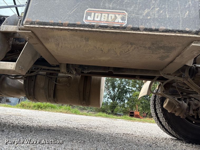 image for item DT3348 2020 Mack Pinnacle semi truck