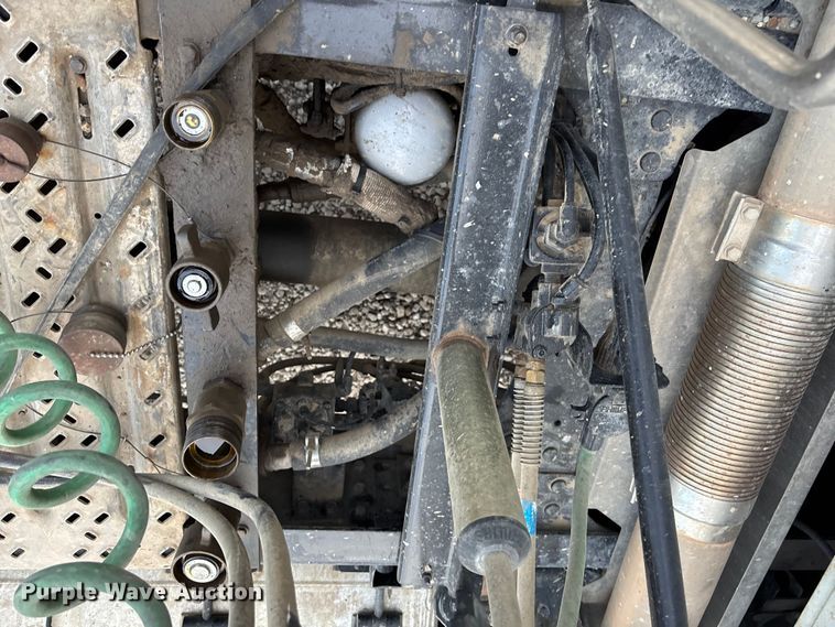 image for item DT3348 2020 Mack Pinnacle semi truck