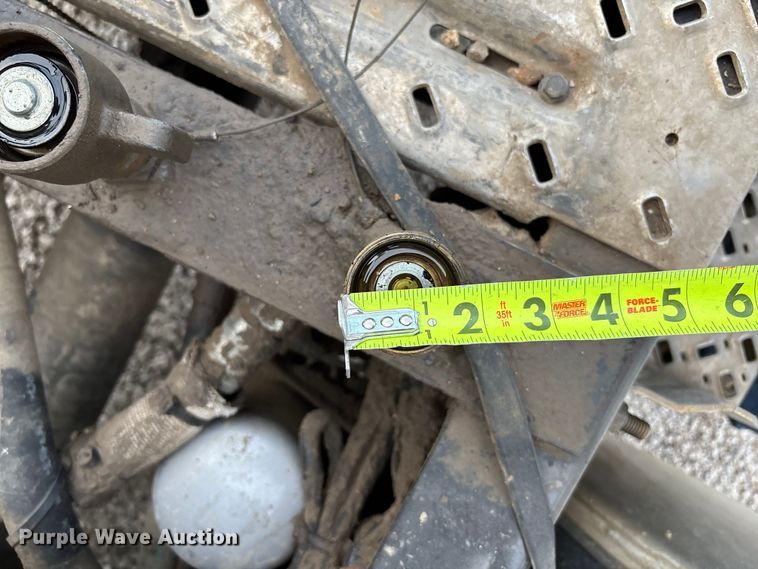 image for item DT3348 2020 Mack Pinnacle semi truck