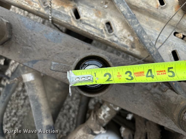 image for item DT3348 2020 Mack Pinnacle semi truck