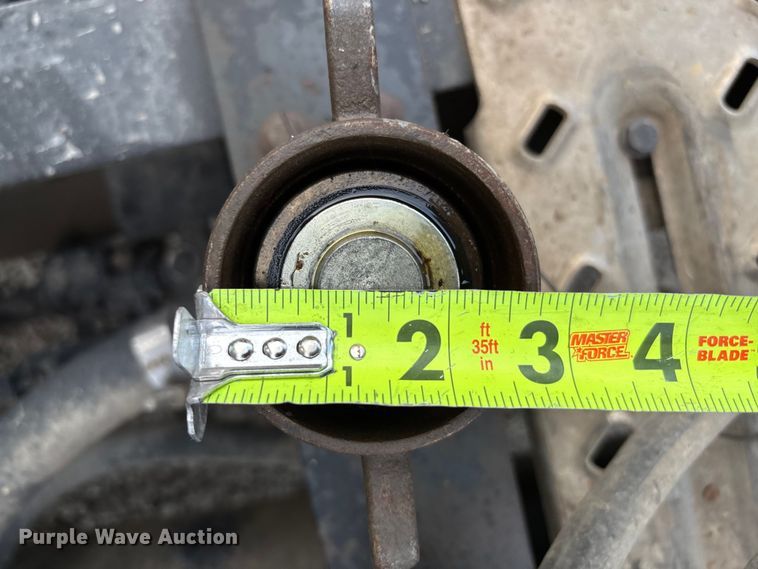 image for item DT3348 2020 Mack Pinnacle semi truck