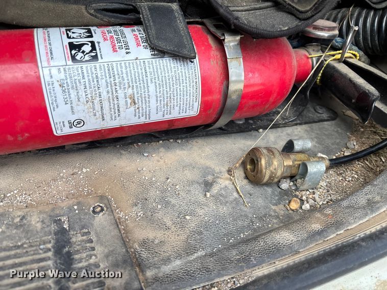 image for item DT3348 2020 Mack Pinnacle semi truck