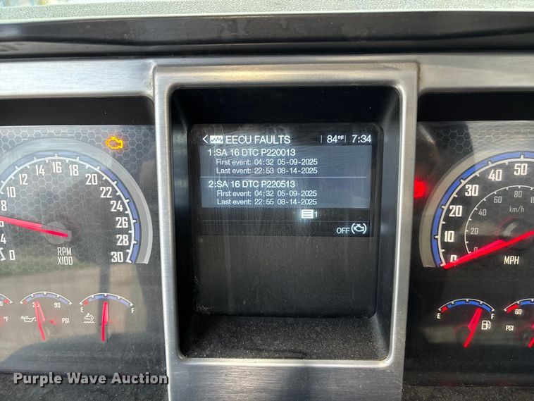 image for item DT3348 2020 Mack Pinnacle semi truck