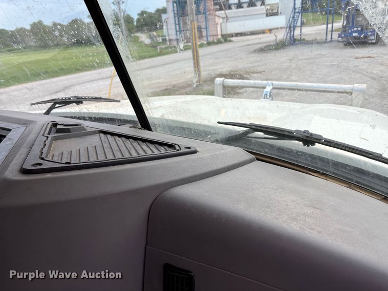 image for item DT3348 2020 Mack Pinnacle semi truck