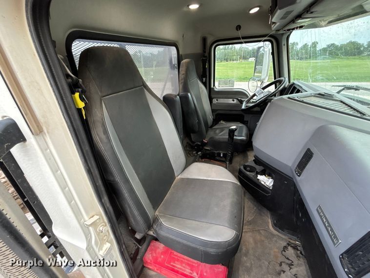 image for item DT3348 2020 Mack Pinnacle semi truck