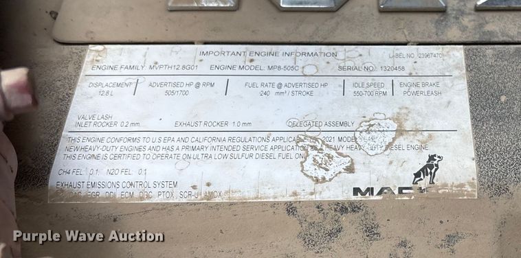 image for item DT3348 2020 Mack Pinnacle semi truck