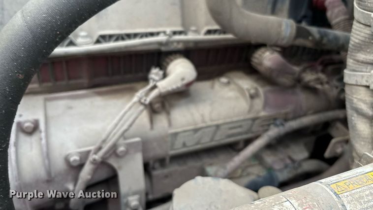 image for item DT3348 2020 Mack Pinnacle semi truck