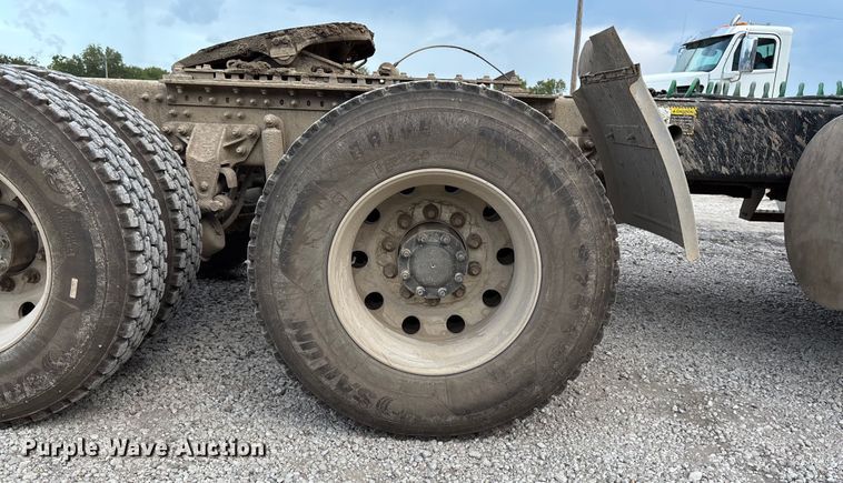 image for item DT3348 2020 Mack Pinnacle semi truck