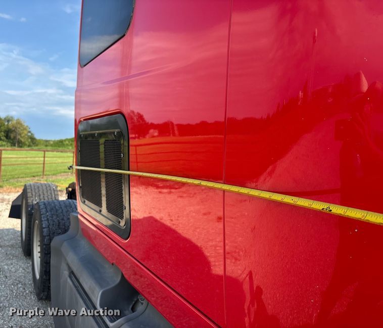 image for item DU1251 2014 International Pro Star Plus semi truck