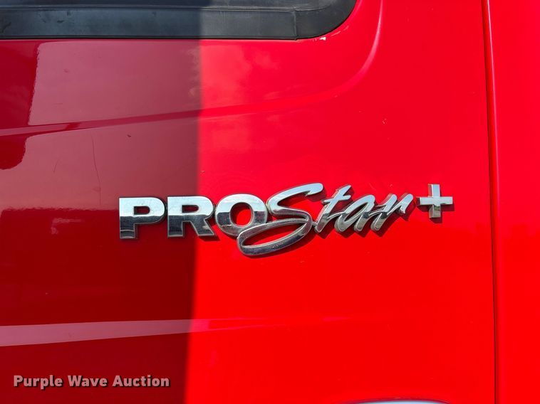 image for item DU1251 2014 International Pro Star Plus semi truck