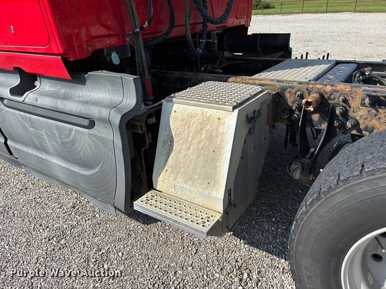 image for item DU1251 2014 International Pro Star Plus semi truck