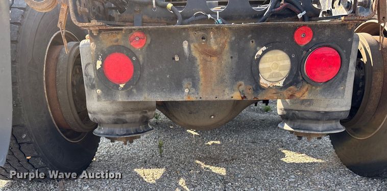 image for item DU1251 2014 International Pro Star Plus semi truck