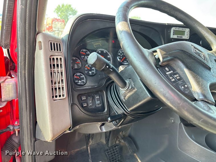 image for item DU1251 2014 International Pro Star Plus semi truck