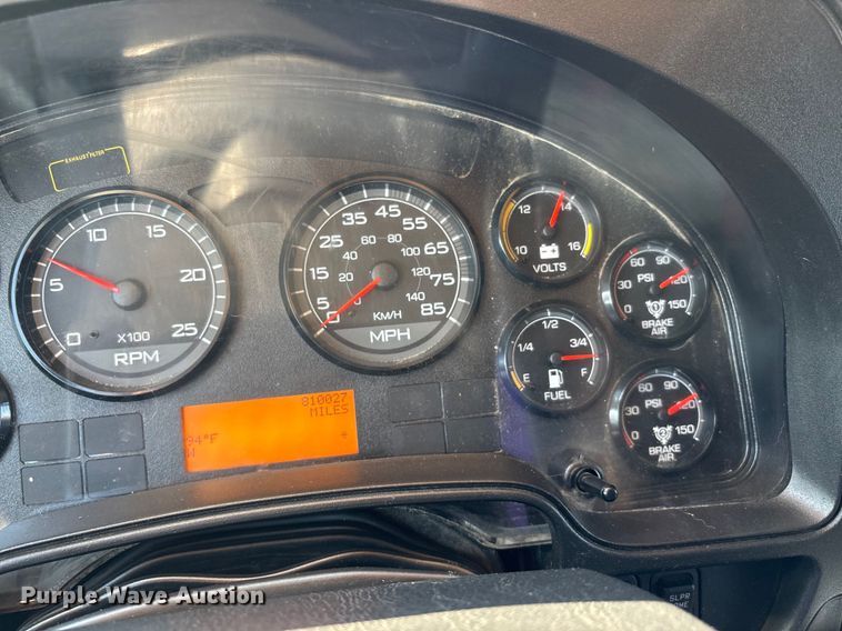 image for item DU1251 2014 International Pro Star Plus semi truck