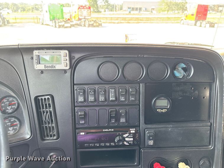 image for item DU1251 2014 International Pro Star Plus semi truck