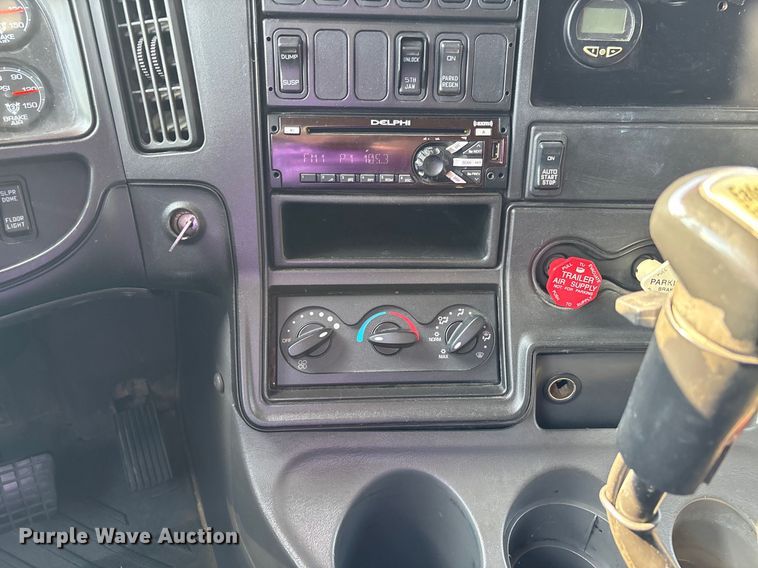 image for item DU1251 2014 International Pro Star Plus semi truck