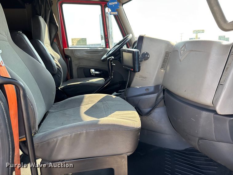 image for item DU1251 2014 International Pro Star Plus semi truck