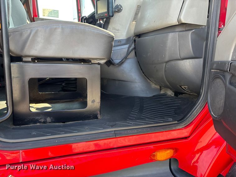 image for item DU1251 2014 International Pro Star Plus semi truck