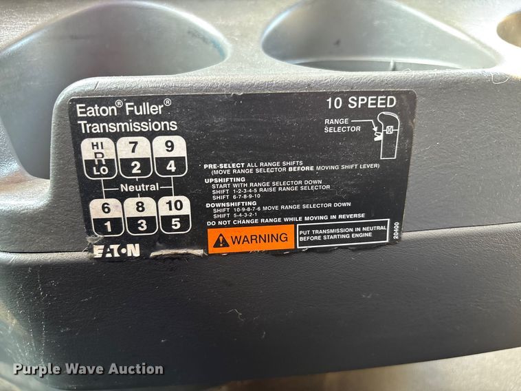 image for item DU1251 2014 International Pro Star Plus semi truck