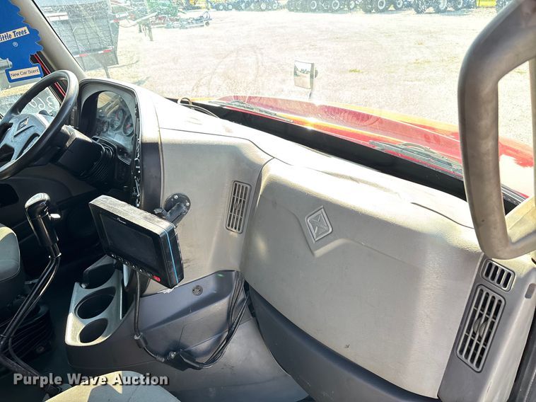 image for item DU1251 2014 International Pro Star Plus semi truck