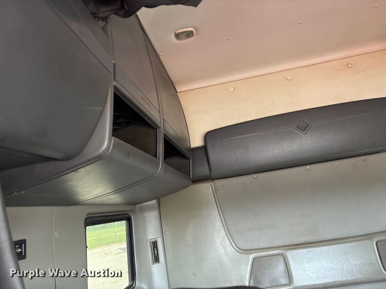 image for item DU1251 2014 International Pro Star Plus semi truck