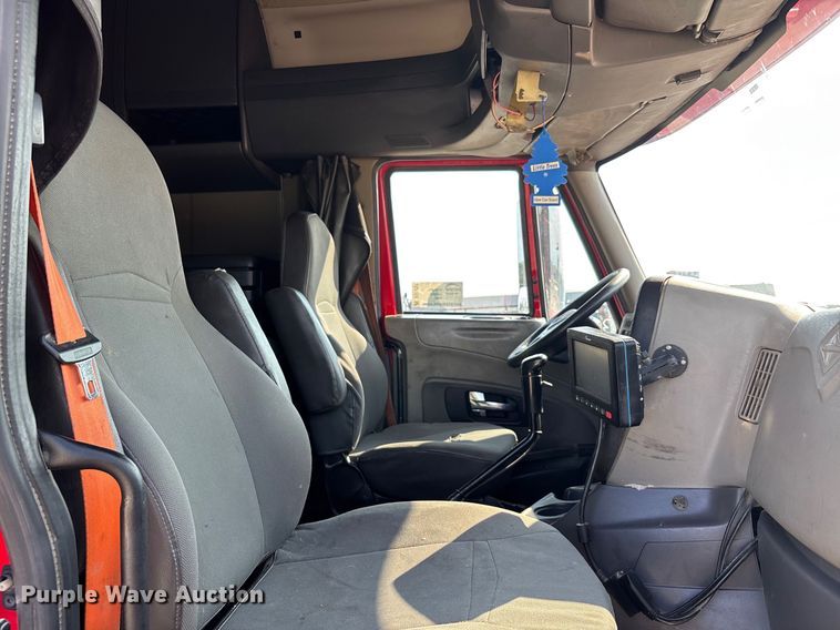 image for item DU1251 2014 International Pro Star Plus semi truck