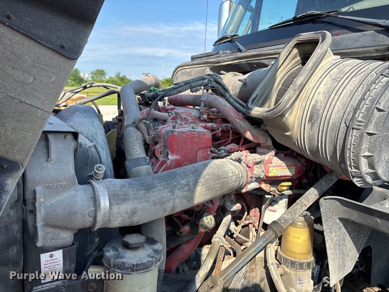 image for item DU1251 2014 International Pro Star Plus semi truck