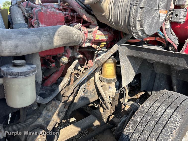 image for item DU1251 2014 International Pro Star Plus semi truck