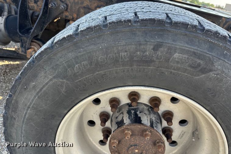 image for item DU1251 2014 International Pro Star Plus semi truck