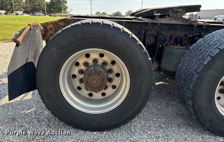 image for item DU1251 2014 International Pro Star Plus semi truck