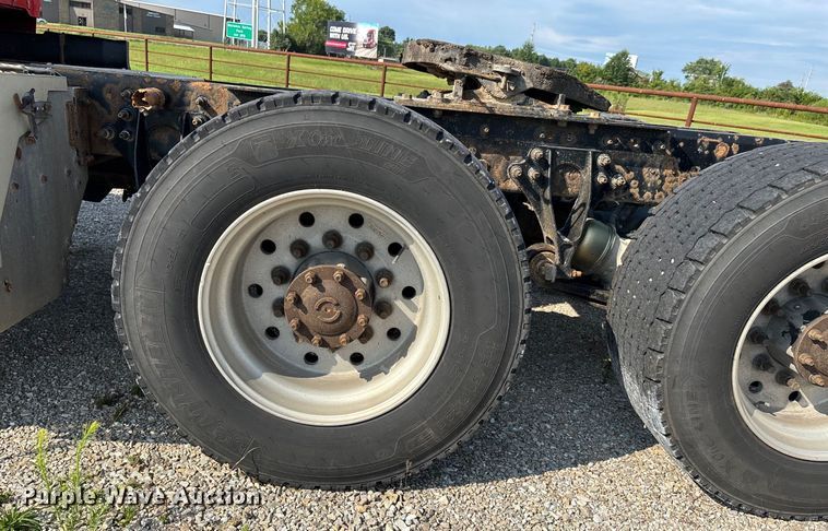 image for item DU1251 2014 International Pro Star Plus semi truck