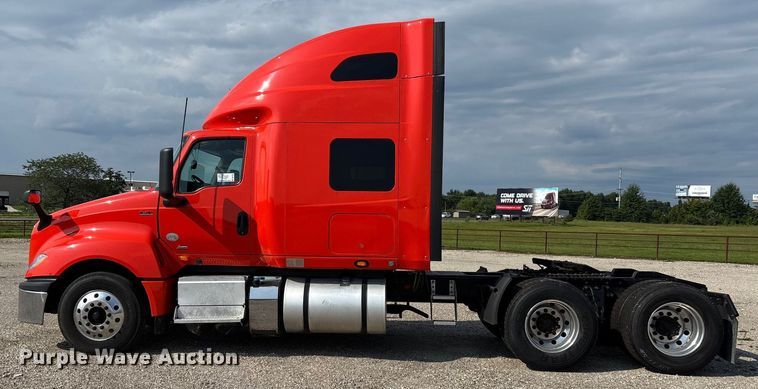 image for item DU1252 2021 International  LT625 semi truck