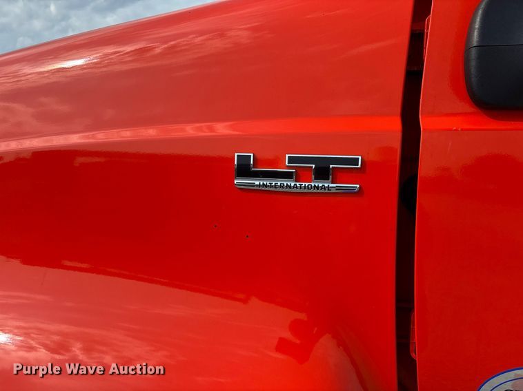 image for item DU1252 2021 International  LT625 semi truck