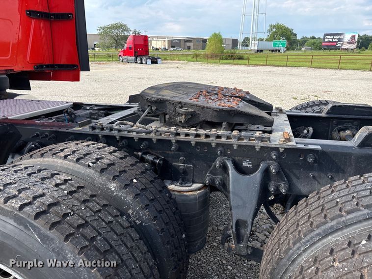 image for item DU1252 2021 International  LT625 semi truck