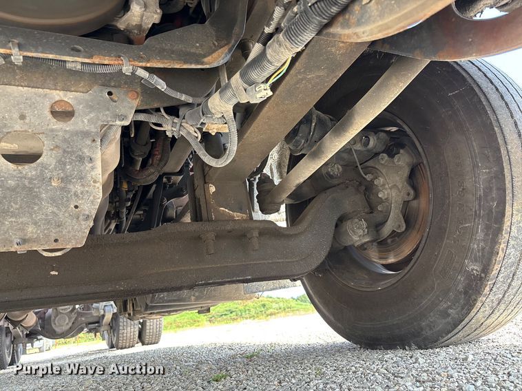 image for item DU1252 2021 International  LT625 semi truck