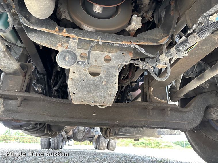 image for item DU1252 2021 International  LT625 semi truck