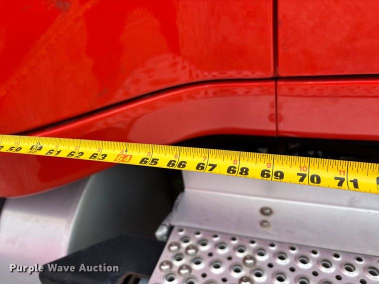 image for item DU1252 2021 International  LT625 semi truck