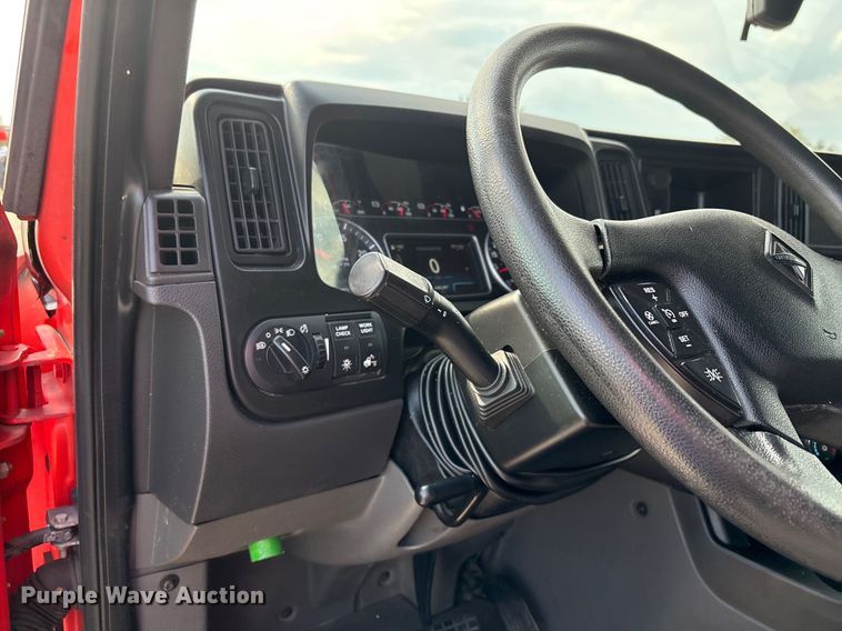 image for item DU1252 2021 International  LT625 semi truck