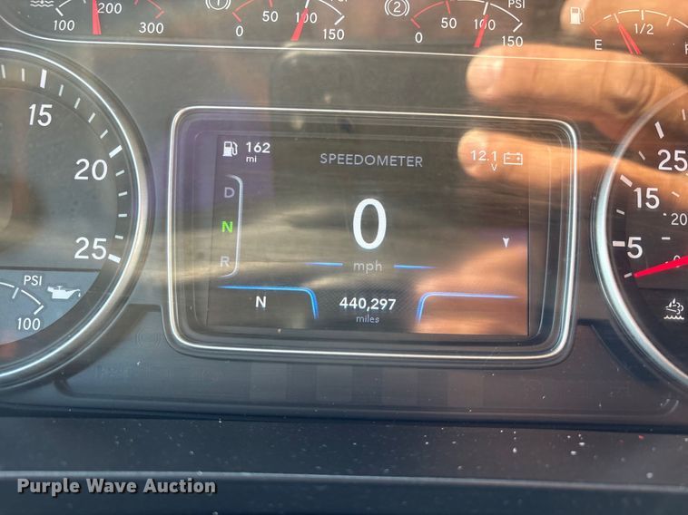 image for item DU1252 2021 International  LT625 semi truck