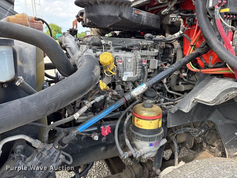 image for item DU1252 2021 International  LT625 semi truck