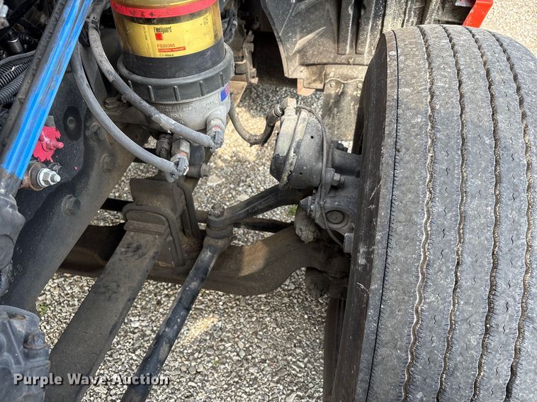 image for item DU1252 2021 International  LT625 semi truck