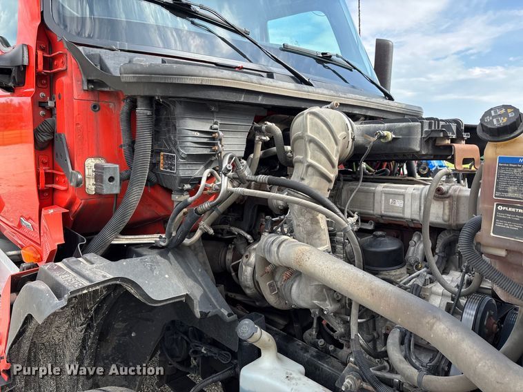 image for item DU1252 2021 International  LT625 semi truck