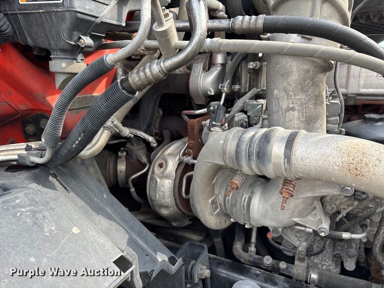 image for item DU1252 2021 International  LT625 semi truck