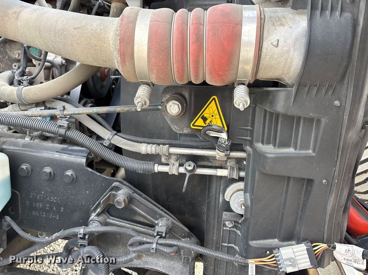 image for item DU1252 2021 International  LT625 semi truck