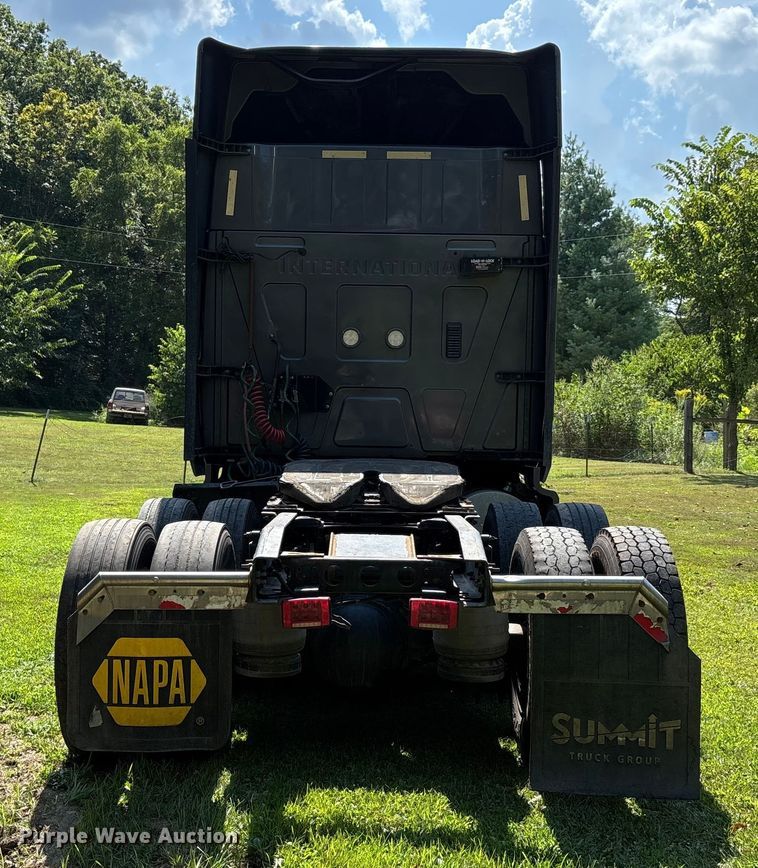 image for item DU1270 2016 International ProStar Plus semi truck