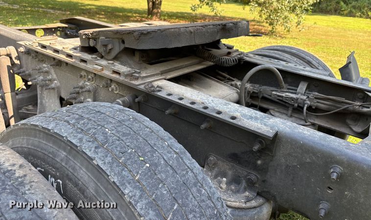 image for item DU1270 2016 International ProStar Plus semi truck