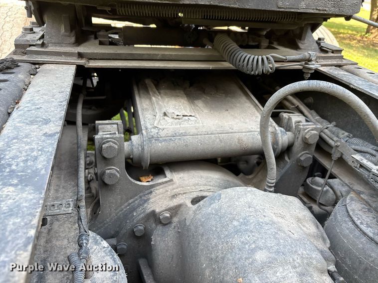 image for item DU1270 2016 International ProStar Plus semi truck